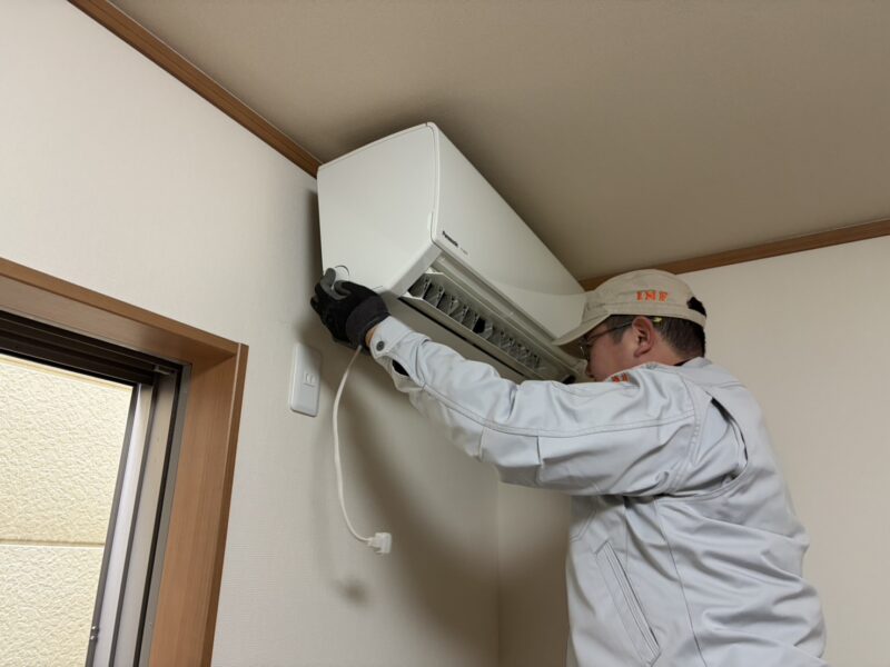 エアコン取り外し