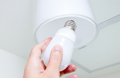 高所の電球交換